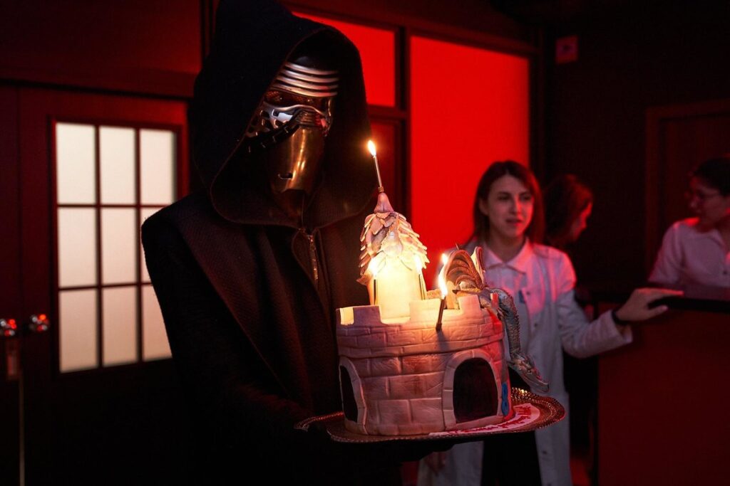Ведущие